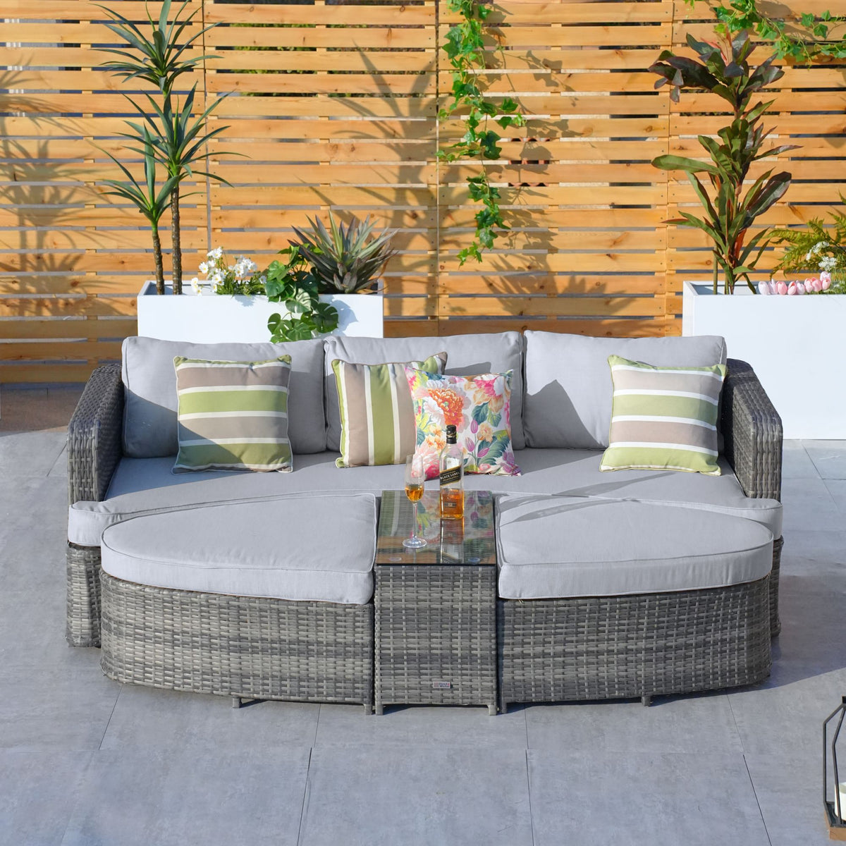 Doba Direct Wicker 5-Piece Outdoor Wicker Sofa Daybed Set Patio Furniture Sunbed