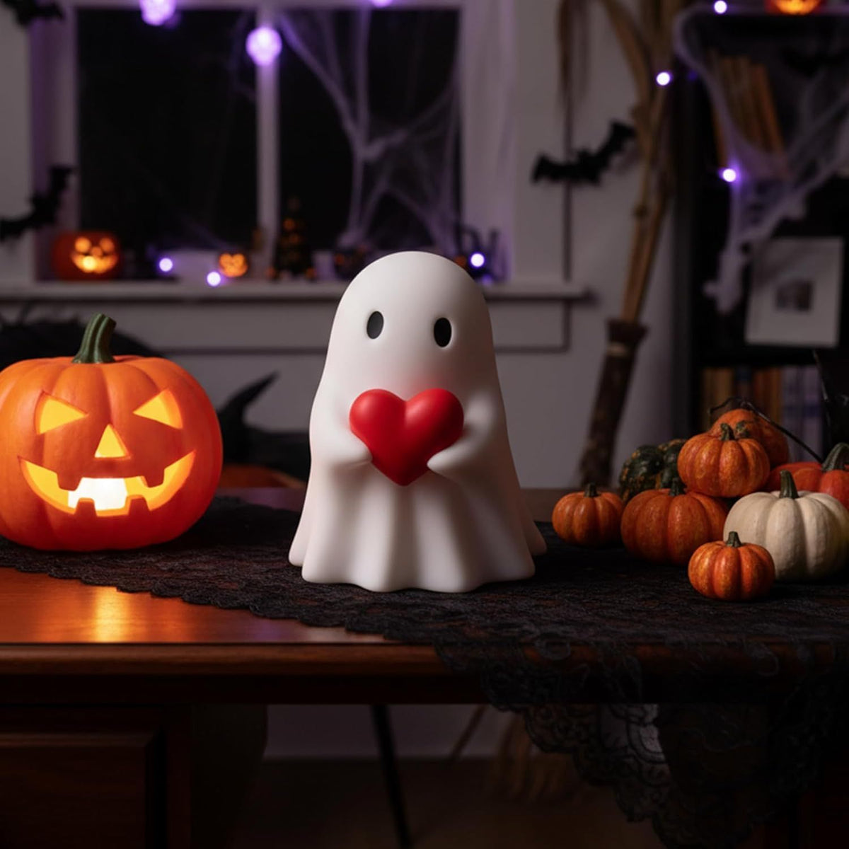 Doba Halloween Ghost Figurine, Spooky Resin Ghost Statue, Cute Ghost Halloween Decoration for Home and Office Desktop Decor Display Ornaments Red Hear Ghost